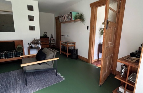 Onaero Cabin | Off Grid 2-bedroom cabin in Onaero perfect for relaxing getaways