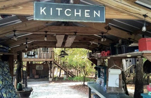 Waynesville House | Off-Grid Cabin Retreat Near Satilla River, Georgia