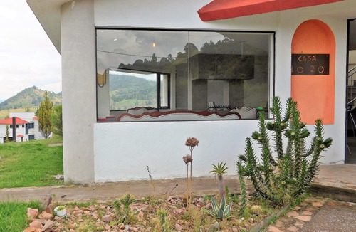 Ixtlahuaca de Rayon House | Off-grid Getaway House, Cozy & Spacious! Excellent view of Ixtlahuaca Valley