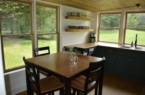 Chickamauga Cabin | Off-Grid Mountain Retreat. Horse-Friendly Near Pocket Falls.