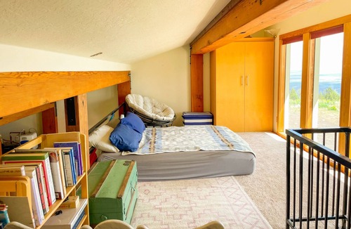 Klamath Falls Cabin | Off-Grid Paradise - Outdoorsy People’s Dream