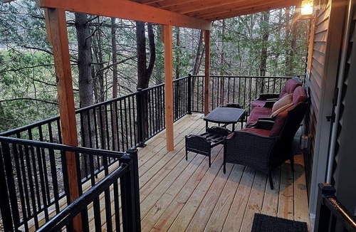 Elba Cabin | Off-Grid Tree Houses Great for Groups Getaways in Minnesota