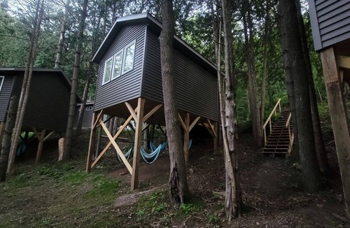 Elba Cabin | Off-Grid Tree Houses Great for Groups Getaways in Minnesota