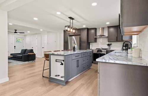 Indianapolis House | Off Leash Oasis - Brand New Hot Tub & Fire Pit - Pet Friendly!