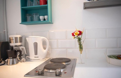 Kithnos Apartment | Off the beaten path! Poolside Studio