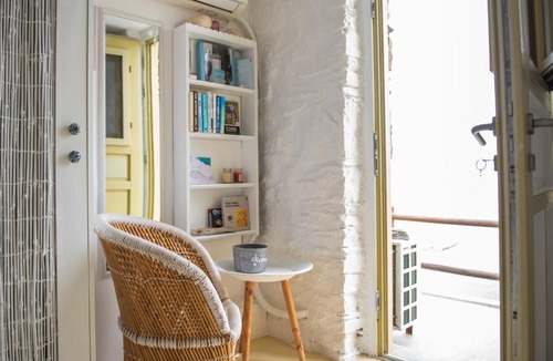 Kithnos Apartment | Off the beaten path! Poolside Studio