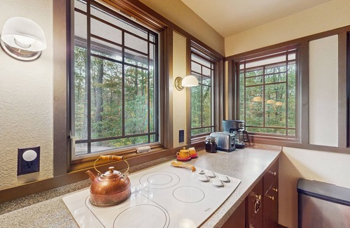 Bittinger House | Official Fallingwater Lodging Partner—Just 32 miles away