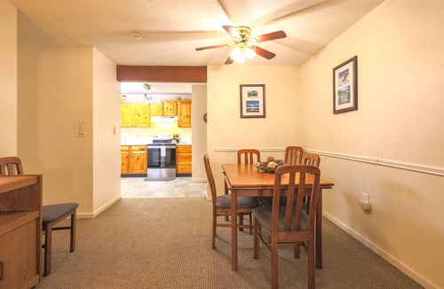 Bartlett Condo | Official Seasons RMC Condo 17D- 2 Bedrooms - Sleeps 6 - No Fees