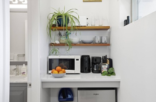 Ucluelet Apartment | Offshore Inn A- Studio, Modern, Close to Little Beach