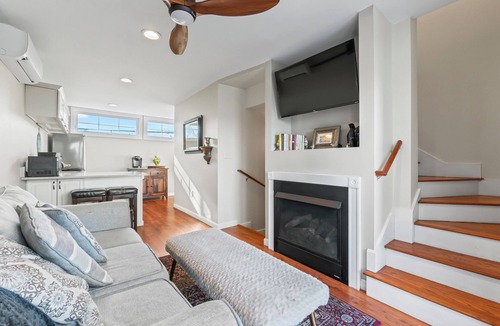 Ogunquit House | Ogunquit’s only Oceanfront Cottage on Private Ocean Beach – Perkins Cove, Maine