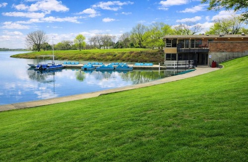 Des Plaines House | O’Hare 7-Bed Home | Workers & Insurance