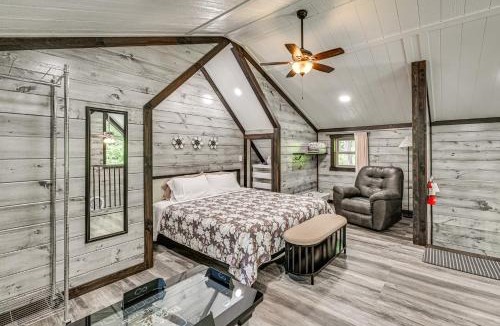 Sugarcreek House | Ohio Amish Country Getaway: Fish, Hike, Boat!