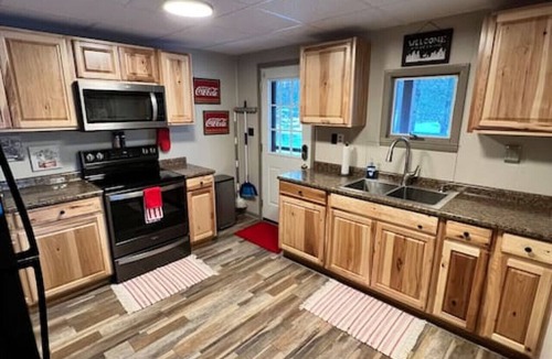 Mill Run Cabin | Ohiopyle/Fallingwater Stargazers Cozy Cabin Covered Hot Tub/Fire Pit/Sleeps 5