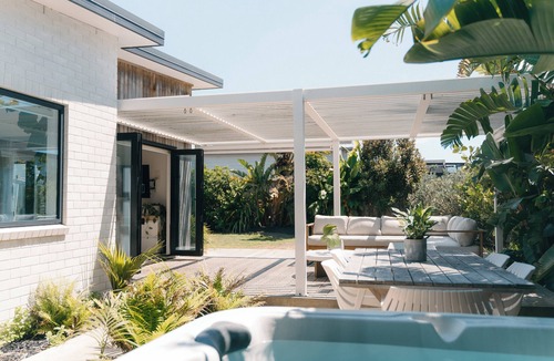 Ohope House | Ohope beach tropical getaway with spa