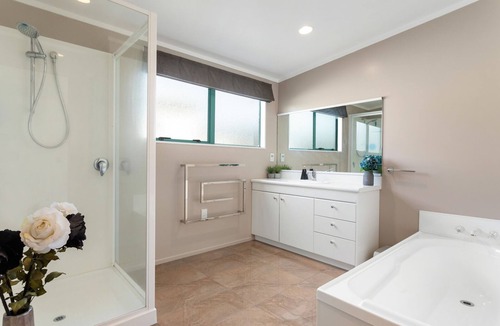 Ohope House | Ohope Palms - Ohope Holiday Home