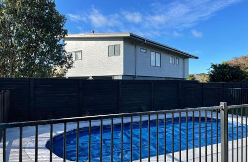 Ohope Apartment | Ohope Villas with Spa,Sauna,Pool, Adults Only
