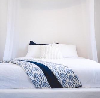 Blaimont House | Oia Moon
