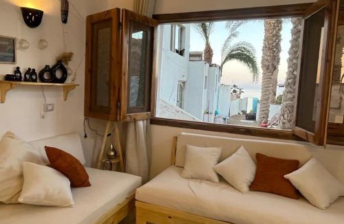 Dahab Apartment | Oia seafront house