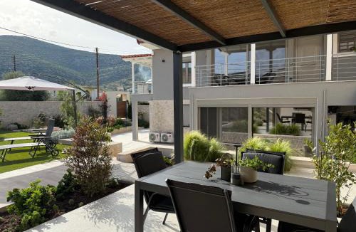 Astros House | Oikies