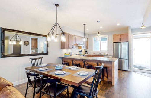 Snow Pine Estates House | Okanagan - Bear Cave - Grizzly Ridge 260A