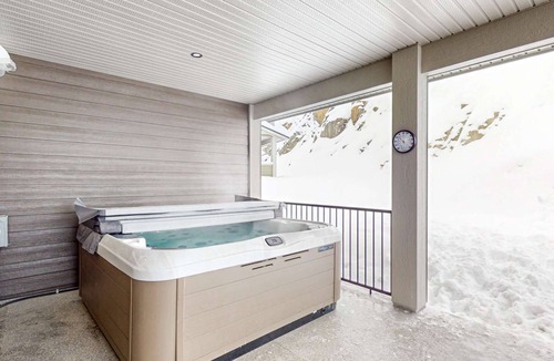 Snow Pine Estates House | Okanagan - Bear Cave - Grizzly Ridge 260A