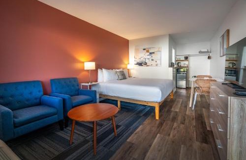 Okanagan-Similkameen Hotel | Okanagan Lakefront Resort