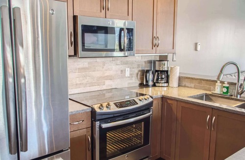 Big White Ski Resort Condo | Okanagan - Stonegate Resort B208