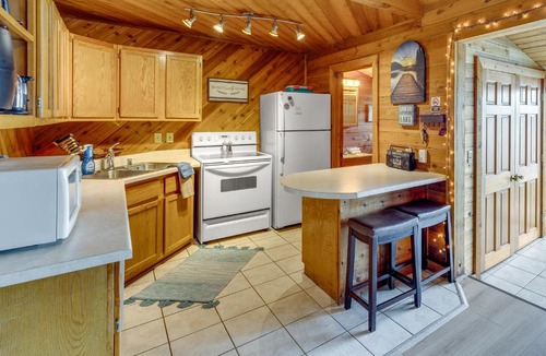 Maplewood House | Okauchee Lake Vacation Rental w/Boat Dock!