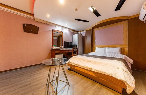 Okcheon Hotel | Okcheon Rivera
