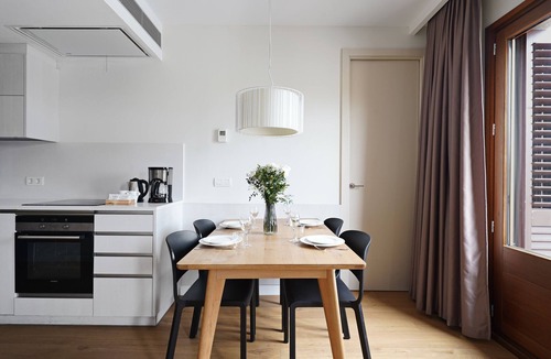Gothic Quarter Apartment | OLA LIVING BOQUERIA 3