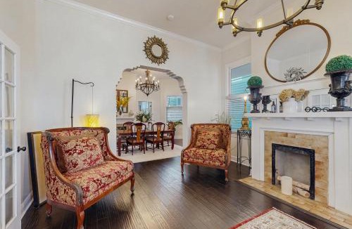 Dixon Park House | Ola's Oasis