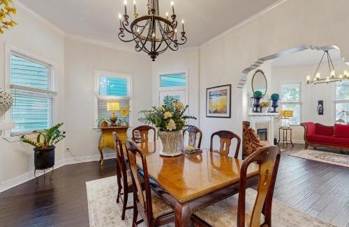 Dixon Park House | Ola's Oasis