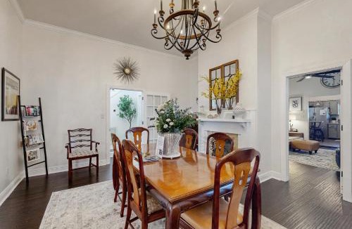 Dixon Park House | Ola's Oasis