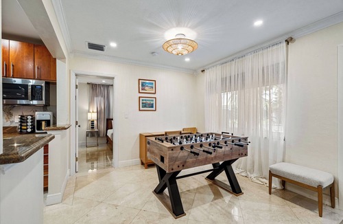 Poinsettia Heights Villa | Olas Oasis - Chic Luxe House + Pool for 10