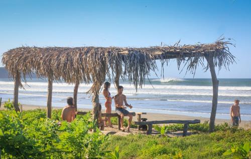 Playa Guiones Hotel | Olas Verdes Hotel