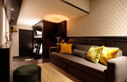 Canal Ring Hotel | Old bar studio for 6 persons