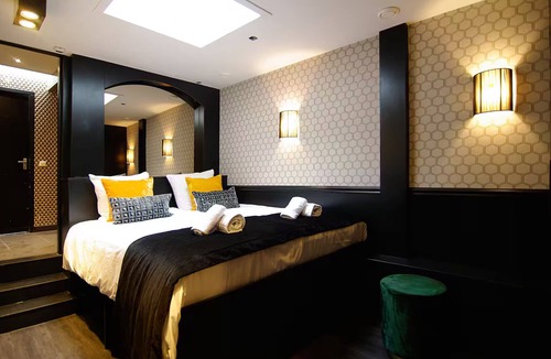 Canal Ring Hotel | Old bar studio for 6 persons