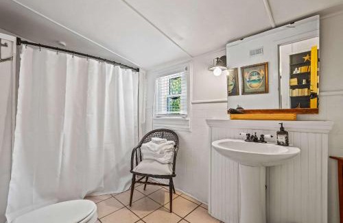 Carrabelle House | Old Carrabelle Hotel Regatta Room