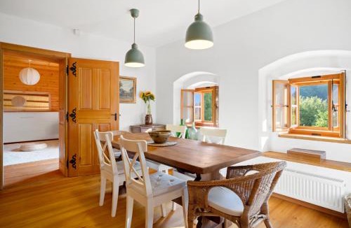 Kamnik House | Old Castle Lodge