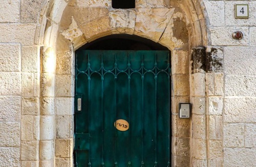 Old City House | Old City, Jerusalem- Homey and spacious environment.