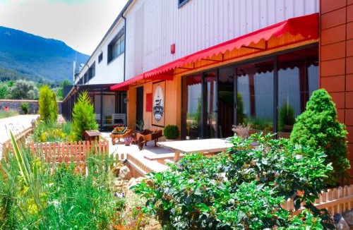 Kemalpasa Hotel | Old Farm Hotel