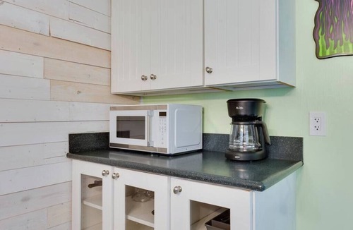 Bayport House | Old Florida Hideaway - 2 homes, 1 property. Steps to sunrise, sunset, & fishing