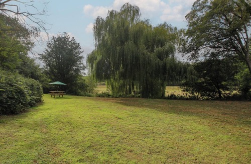 Wolverley Cottage | OLD FORGE APARTMENT, romantic, with a garden in Cookley