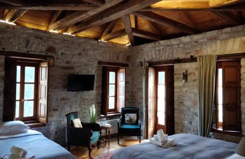 Karpenisi Hotel | Old Inn