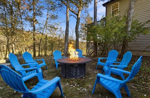 Camdenton House | Old Kinderhook 2 Decks, Firepit, Kid & Pet Friendly Golf Retreat