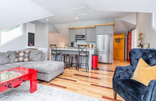 Swannanoa House | Old Lytle Cove Rd - Upper Unit