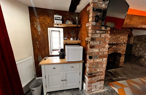 Cross Bed & Breakfast | Old Manor House B&B