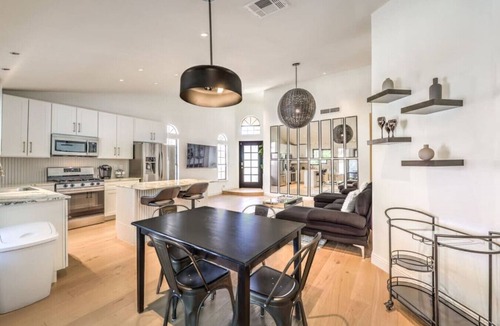 Green Valley North Apartment | Old Mill | Chic Modern Bungalow in Green Valley!
