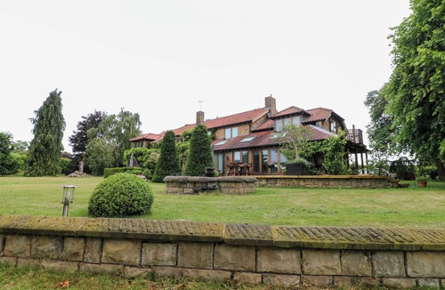 Cuckney House | OLD MILL HOUSE, family friendly, with a garden in Cuckney