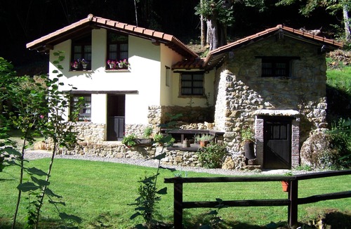San Juan de Parres Cabin | Old mill turned into a charming cabin.